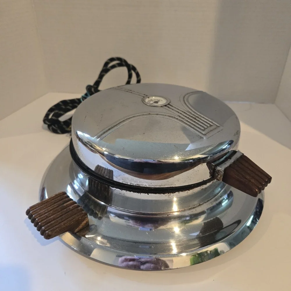 ANTIQUE‎ RARE ELECTRAHOT MFG CO.  ROUND WAFFLE IRON - Number 375 or 660